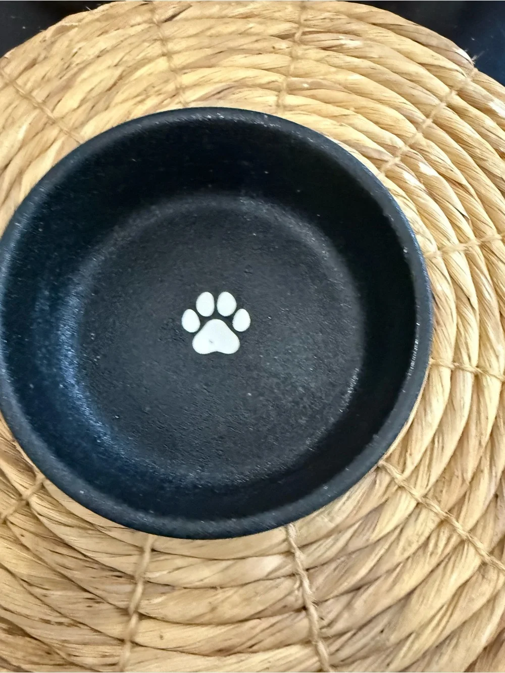 Signature Housewares | Dog bowl